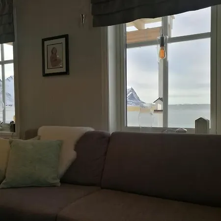 House With Midnight Sun View In Lofoten * Rystad