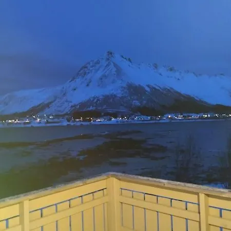 House With Midnight Sun View In Lofoten