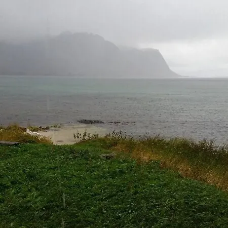 House With Midnight Sun View In Lofoten *
