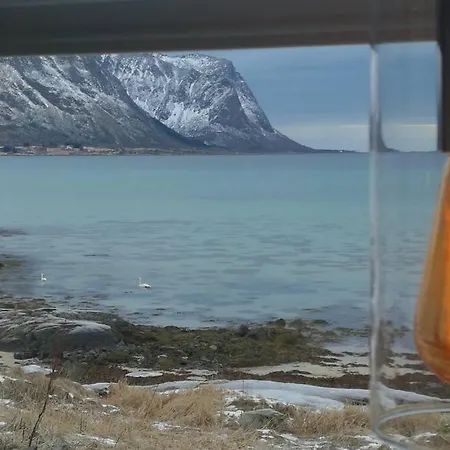 House With Midnight Sun View In Lofoten 度假居