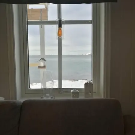 Nyaraló House With Midnight Sun View In Lofoten Rystad