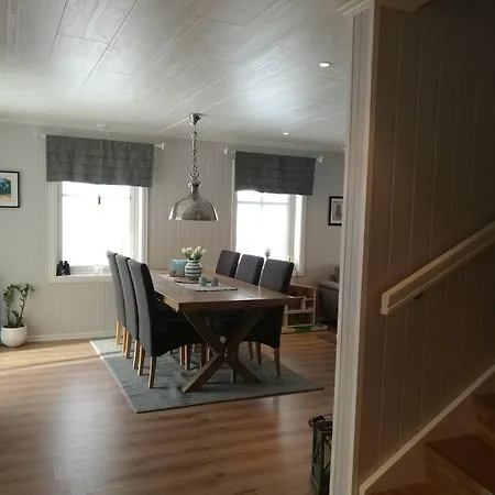 House With Midnight Sun View In Lofoten